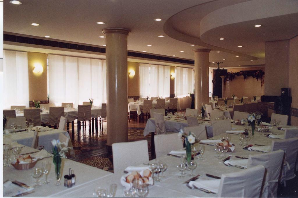 Locanda Sant'Ambrogio Cislago Luaran gambar